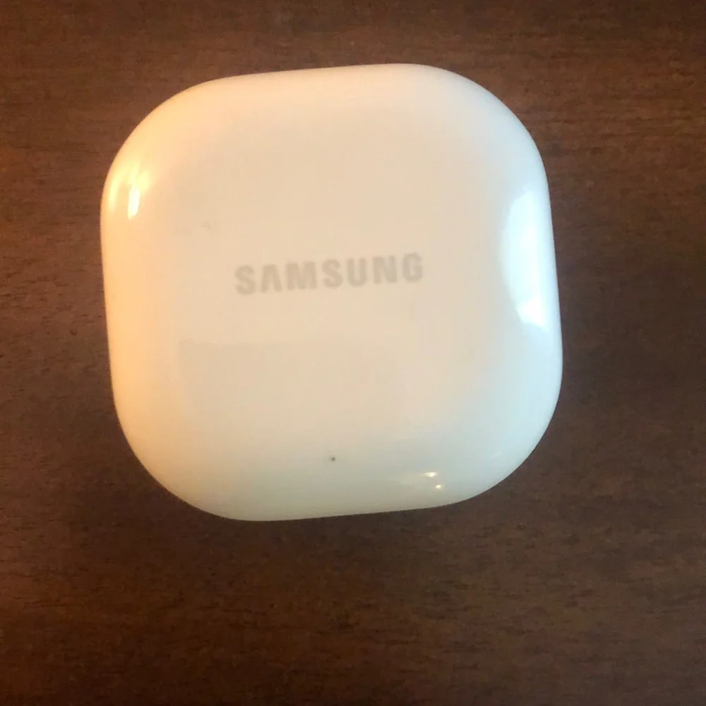 Samsung head phone charging case